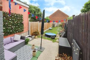 ST LEONARDS ROAD- click for photo gallery